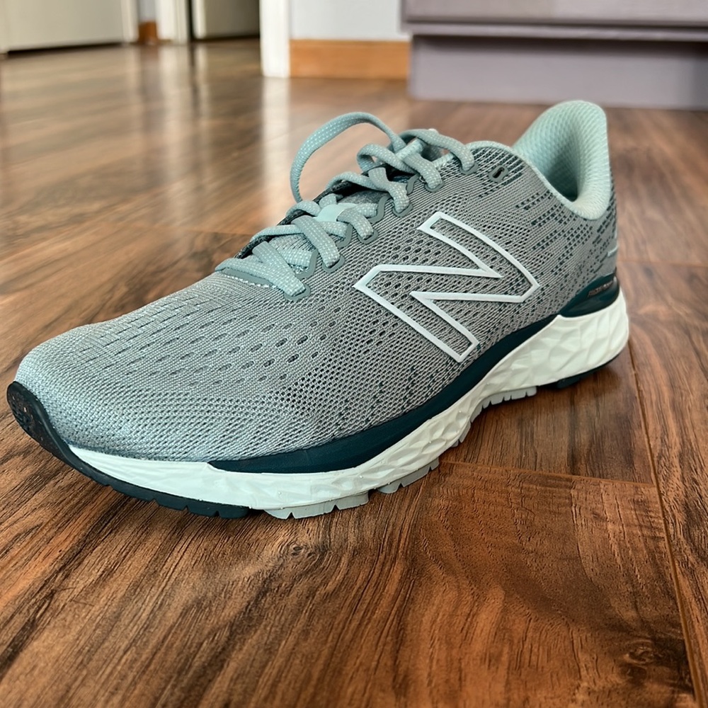 New Balance Running Course Shoes - Picture 2 of 4
